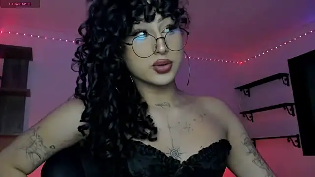 Heka Prudence online show from April 18, 4:05 am