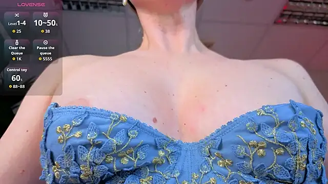 Angel Nikole online show from March 9, 1:42 am