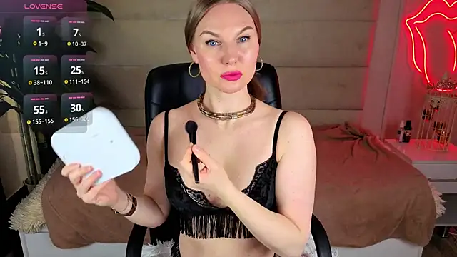 Snapshot of Angel_Nikole chatting on April 30, 1:23 am Angel Nikole online show from April 30, 1:23 am
