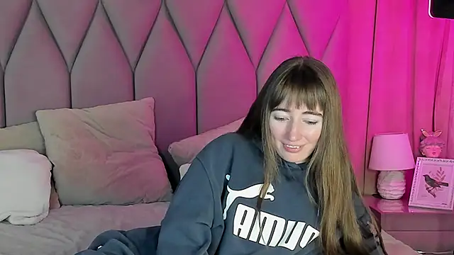 Snapshot of MillicentFarrell chatting on February 4, 7:00 pm MillicentFarrell online show from February 4, 7:00 pm