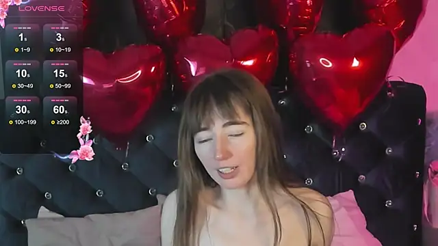 Snapshot of MillicentFarrell chatting on February 13, 1:19 am MillicentFarrell online show from February 13, 1:19 am