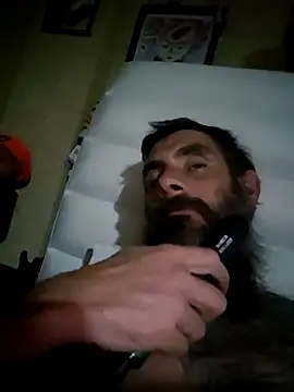 Snapshot of hornycouple6110 chatting on October 30, 6:30 pm hornycouple6110 online show from October 30, 6:30 pm