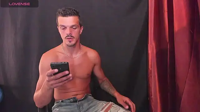 Snapshot of DonyBrown chatting on July 24, 7:06 am DonyBrown online show from July 24, 7:06 am