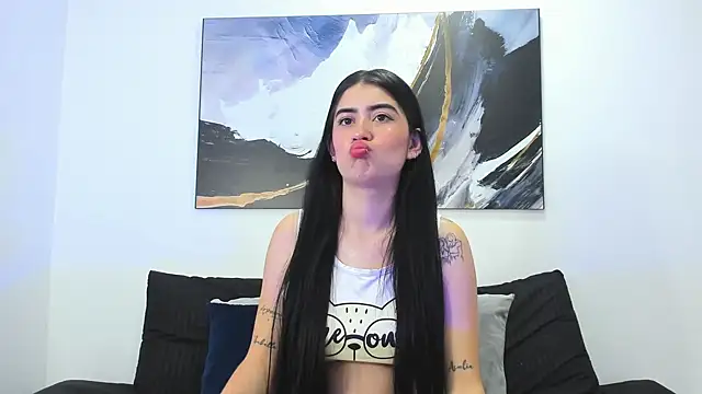 Snapshot of Mariia_Cooper1 chatting on December 6, 2:38 pm Mariia Cooper1 online show from December 6, 2:38 pm