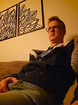 Snapshot of Hectorthyssen1 chatting on April 30, 10:58 pm Hectorthyssen1 online show from April 30, 10:58 pm