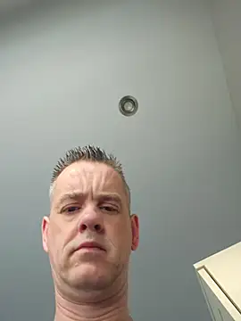 Snapshot of Hectorthyssen1 chatting on May 13, 4:21 am Hectorthyssen1 online show from May 13, 4:21 am