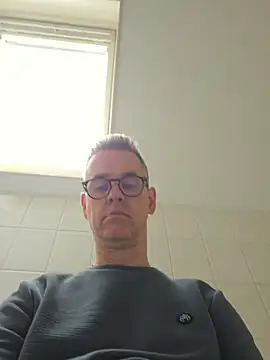 Snapshot of Hectorthyssen1 chatting on May 14, 11:17 am Hectorthyssen1 online show from May 14, 11:17 am