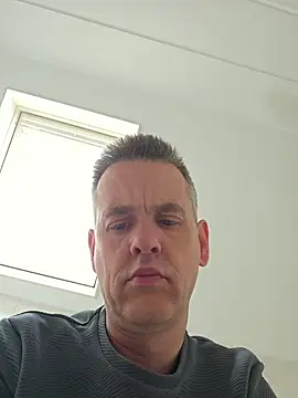 Snapshot of Hectorthyssen1 chatting on May 15, 11:17 am Hectorthyssen1 online show from May 15, 11:17 am