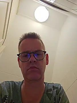 Snapshot of Hectorthyssen1 chatting on June 21, 6:43 pm Hectorthyssen1 online show from June 21, 6:43 pm