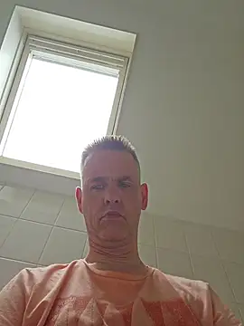 Snapshot of Hectorthyssen1 chatting on August 4, 5:04 pm Hectorthyssen1 online show from August 4, 5:04 pm