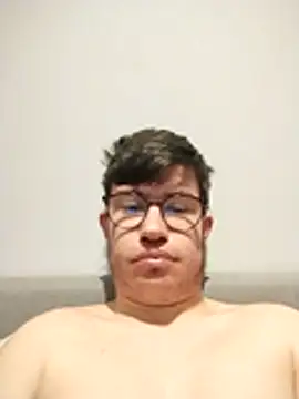 Snapshot of JulesG18 chatting on February 11, 9:03 am JulesG18 online show from February 11, 9:03 am