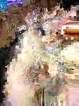 Snapshot of JulesG18 chatting on February 14, 1:52 pm JulesG18 online show from February 14, 1:52 pm