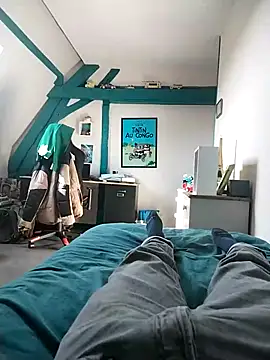 Snapshot of JulesG18 chatting on February 27, 10:59 am JulesG18 online show from February 27, 10:59 am