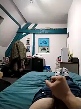 Snapshot of JulesG18 chatting on March 2, 9:32 pm JulesG18 online show from March 2, 9:32 pm