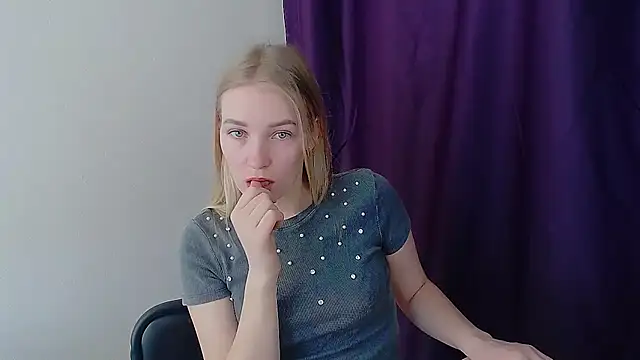 Queen ofLove online show from March 31, 7:42 am