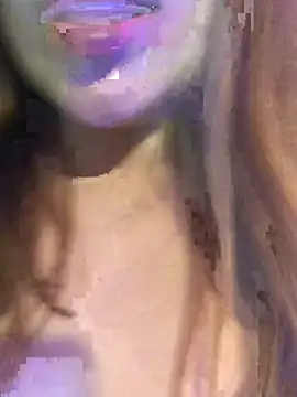 Snapshot of paulette_karim1 chatting on December 21, 1:15 am paulette karim1 online show from December 21, 1:15 am