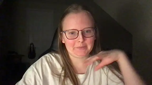 Snapshot of lexie_lilacs chatting on February 16, 4:42 am lexie lilacs online show from February 16, 4:42 am