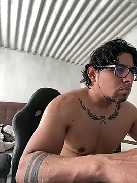 Snapshot of ikkipro chatting on February 23, 2:47 pm ikkipro online show from February 23, 2:47 pm