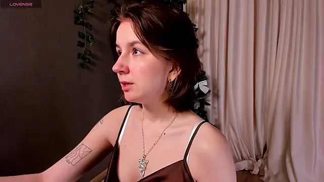 Snapshot of mind_game chatting on January 2, 5:46 am mind game online show from January 2, 5:46 am