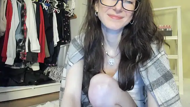 Snapshot of Baby_Jewel chatting on December 10, 12:38 pm Baby Jewel online show from December 10, 12:38 pm