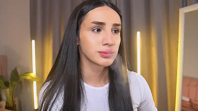 Kim Oberlin  online show from November 13, 3:55 pm