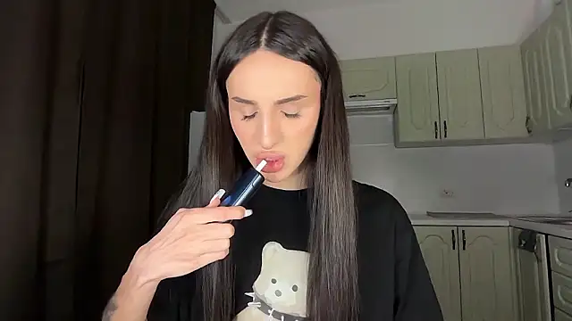 Kim Oberlin  online show from March 9, 4:44 pm