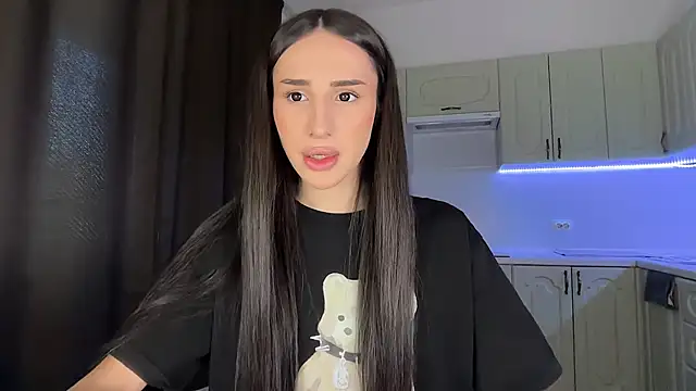 Kim Oberlin  online show from March 20, 10:42 am