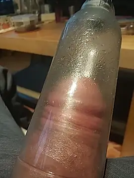 Snapshot of Gilgamesch1704 chatting on January 3, 7:27 am Gilgamesch1704 online show from January 3, 7:27 am