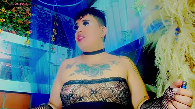 Snapshot of nauthyvalentina chatting on April 25, 7:22 pm nauthyvalentina online show from April 25, 7:22 pm