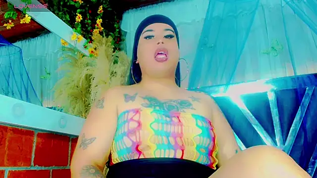 Snapshot of nauthyvalentina chatting on May 17, 6:04 pm nauthyvalentina online show from May 17, 6:04 pm