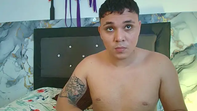 couple lovelyds online show from April 17, 9:18 pm