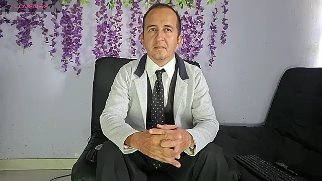 yazforeSolo online show from February 12, 1:17 pm