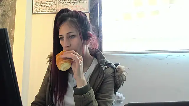 Snapshot of catt_evans1 chatting on January 19, 2:49 pm catt evans1 online show from January 19, 2:49 pm