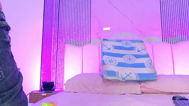 Sofia martiin online show from February 25, 3:05 am