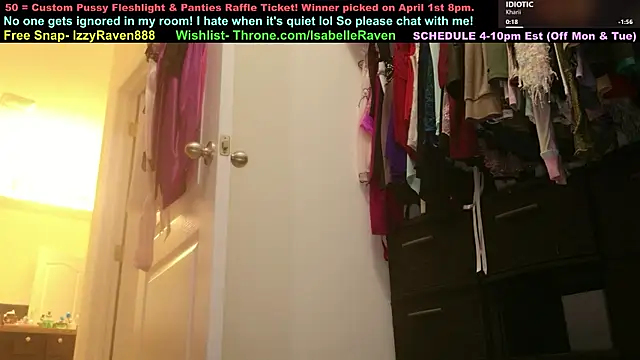 Snapshot of IsabelleRaven chatting on April 3, 9:02 pm IsabelleRaven online show from April 3, 9:02 pm
