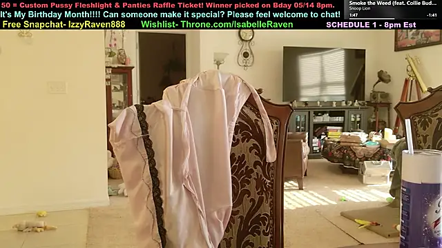 Snapshot of IsabelleRaven chatting on May 14, 10:05 pm IsabelleRaven online show from May 14, 10:05 pm