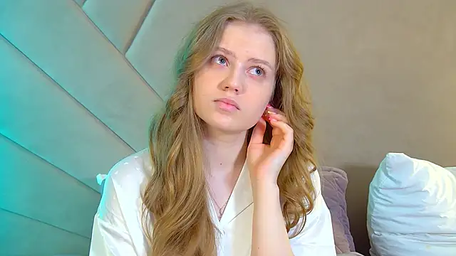 SelinSwarovski online show from April 3, 4:27 pm