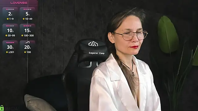 Lillian White online show from June 3, 12:57 am
