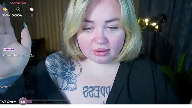 ZaraReignn online show from March 7, 8:50 pm