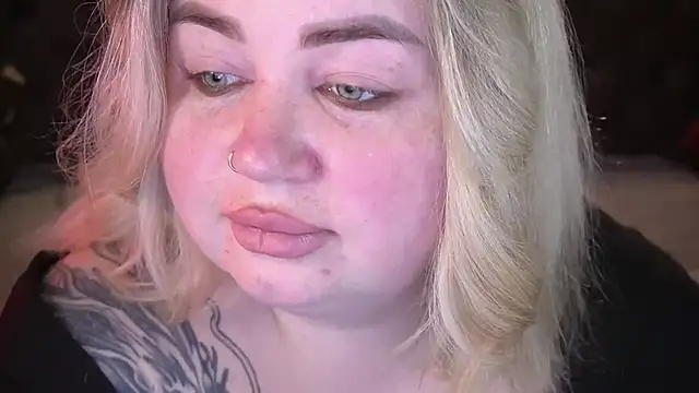 ZaraReignn online show from April 20, 8:32 pm