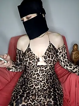 Qamarr online show from December 8, 2:39 am