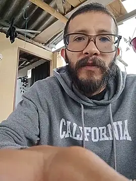 Snapshot of hairyserious chatting on December 5, 12:58 pm hairyserious online show from December 5, 12:58 pm