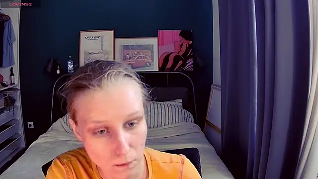 Snapshot of KatiKate chatting on June 14, 2:52 pm KatiKate online show from June 14, 2:52 pm