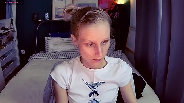 Snapshot of KatiKate chatting on June 16, 3:14 pm KatiKate online show from June 16, 3:14 pm