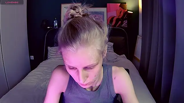 Snapshot of KatiKate chatting on June 20, 6:11 pm KatiKate online show from June 20, 6:11 pm