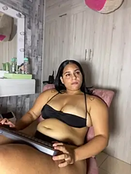 Snapshot of Violetrousse chatting on June 11, 12:54 am Violetrousse online show from June 11, 12:54 am