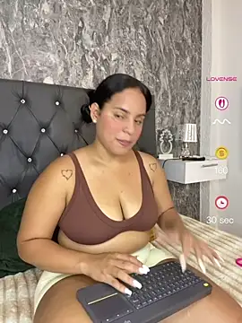 Violetrousse online show from July 30, 5:12 pm