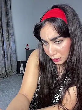 Snapshot of Meryem_Queen chatting on February 12, 2:17 am Meryem Queen online show from February 12, 2:17 am