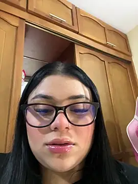 alissonfernandez  online show from September 23, 11:35 am