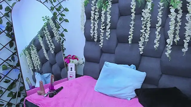 SophiaButt  online show from March 11, 3:23 am